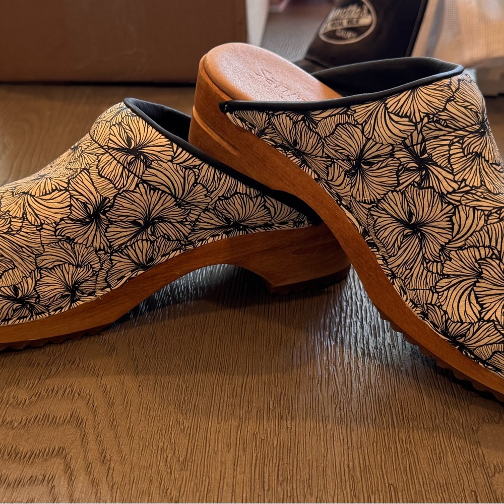 Sanita Women's Clogs sz. 8.5 40